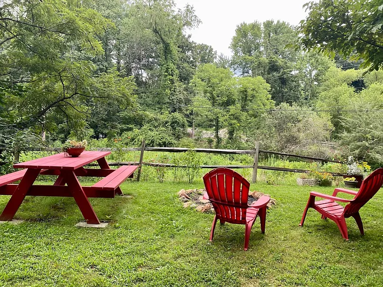 203 Christian Creek Rd — Photo 3