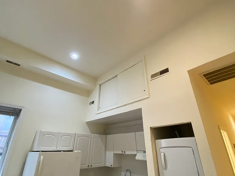 214 Market St #2R — Photo 17