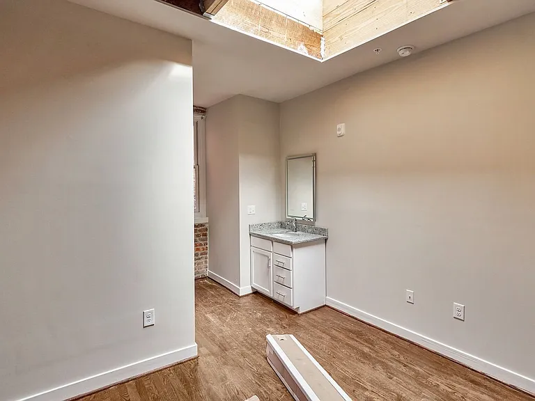 10 Walnut Aly — Photo 49