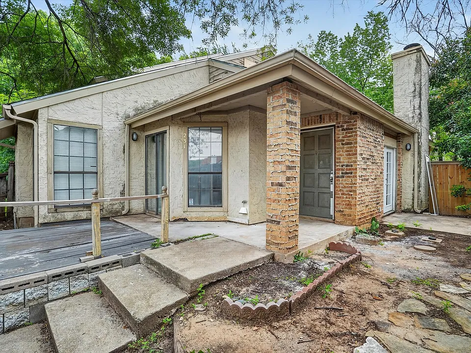 231 Shady Lane Dr