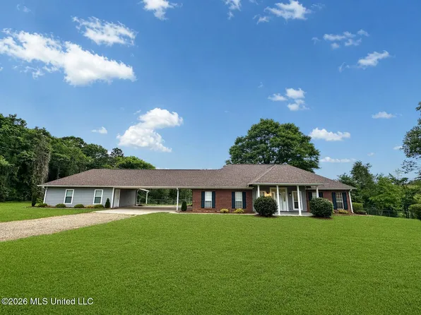 302 C Stringer Rd, Magee, MS 39111