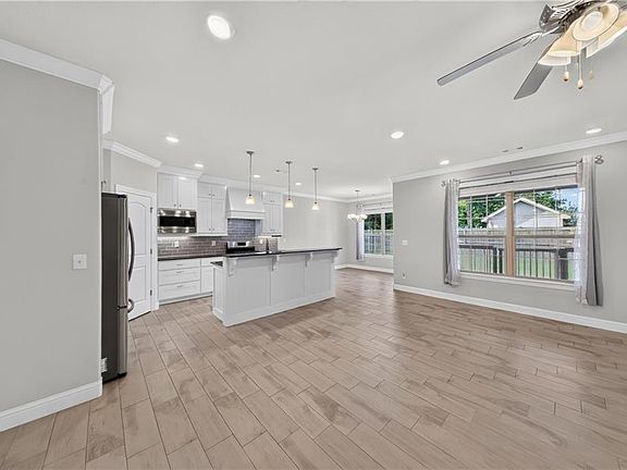2nd image of 730 Winston Pl