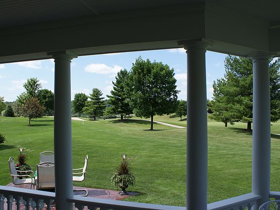 5th image of 40 Brittany Dr