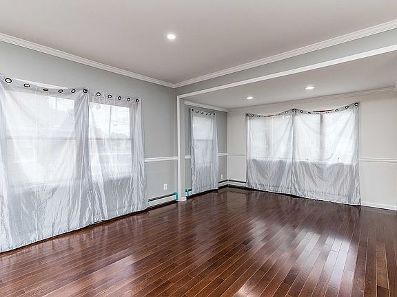 4th image of 18 Bagley Ave