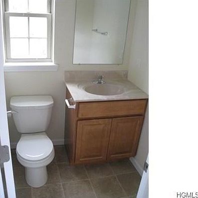 4th image of 750 Orchard Dr #1