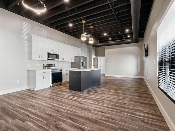 2nd image of 125 Prince St #202