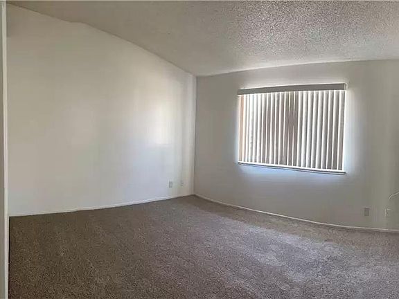 5th image of 1739 W Park Ln