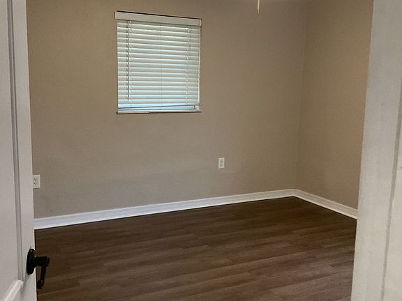 3rd image of 202 Dennis Ave