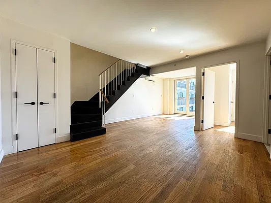 Living room, photo 1