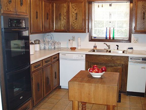 5th image of 4300 Belle Terre Dr