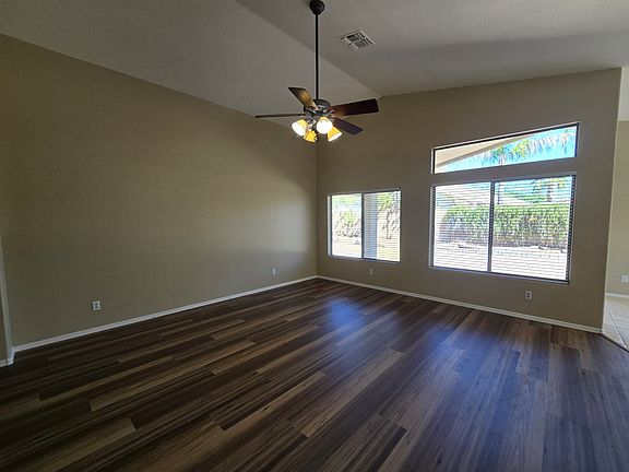 4th image of 1074 E Cathy Dr