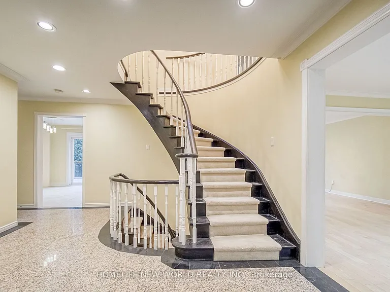 7 Bramble Dr — Photo 3
