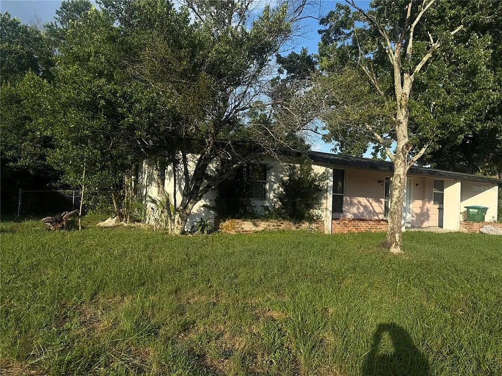 3 bed, 1.0 bath, 1085 sqft, $1,700 — Photo 3