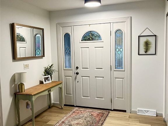 3rd image of 6895 Spieth Rd