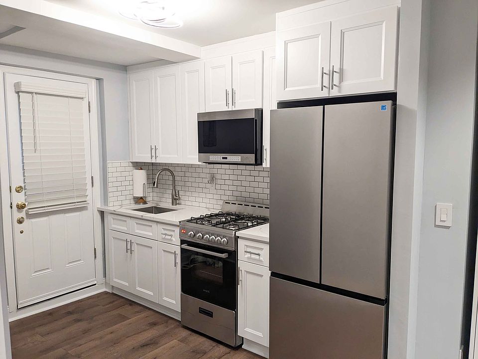 1st image of 1413 Pelham Pkwy N #1R
