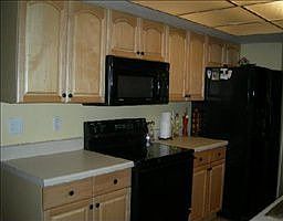4th image of 2131 Amanda Dr