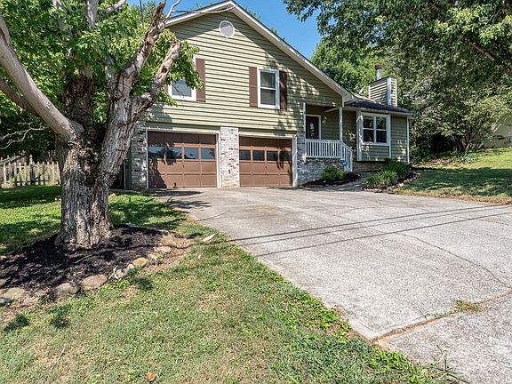 2nd image of 1533 Fox Hollow Trl