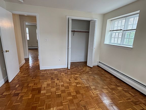 3rd image of 42 Worthen Rd