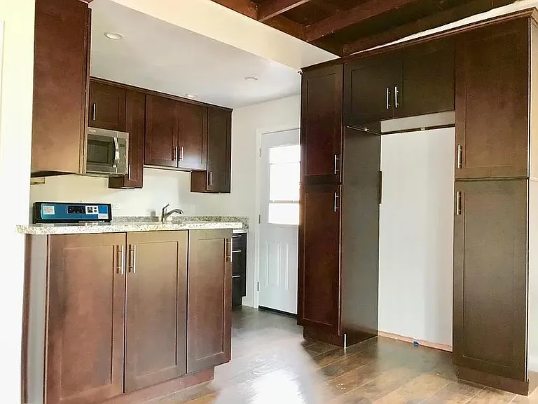 2022 N Brighton St — Photo 2