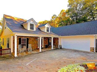 129 Pinebrook Dr, Waleska, GA 30183