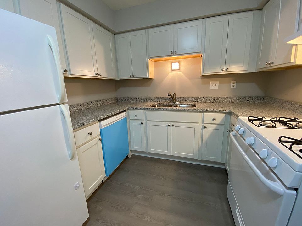 401433 Donald Drive Apartment Rentals Burlington, WI Zillow