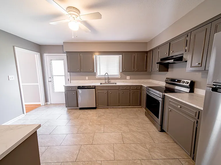 4015 Canady St — Photo 8