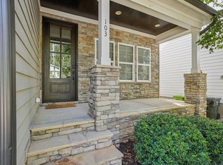 103 Pineland Cir, Raleigh, NC 27606