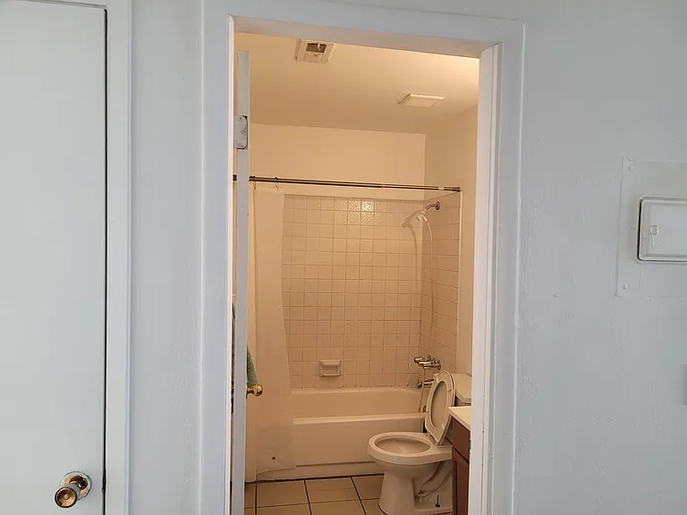 2519 S Parkcrest Dr #4 — Photo 11