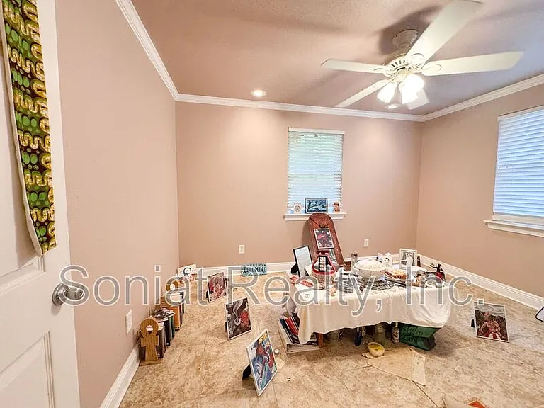 4019 Hamburg St — Photo 8