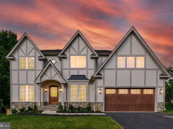 805 Glyndon St SE, Vienna, VA 22180