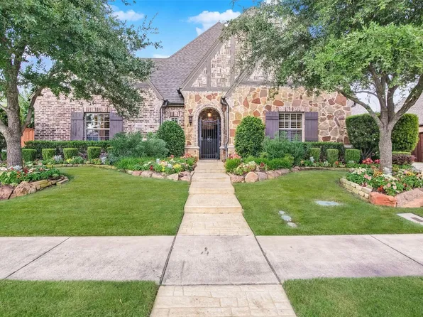 661 Scenic Dr, Irving, TX 75039