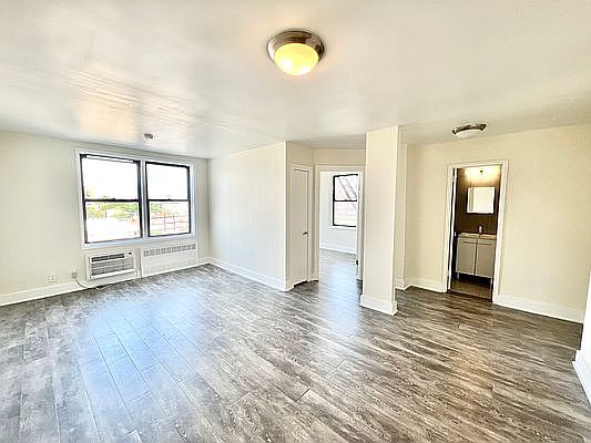 1st image of 4140 Denman St #5L