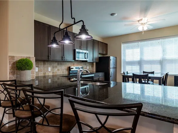 3730 Boettcher Dr #502, Huntsville, TX 77340