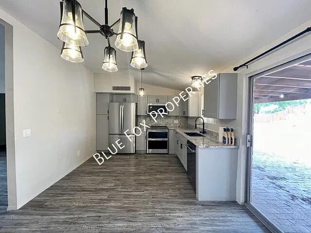 3536 S Burnett Place — Photo 2