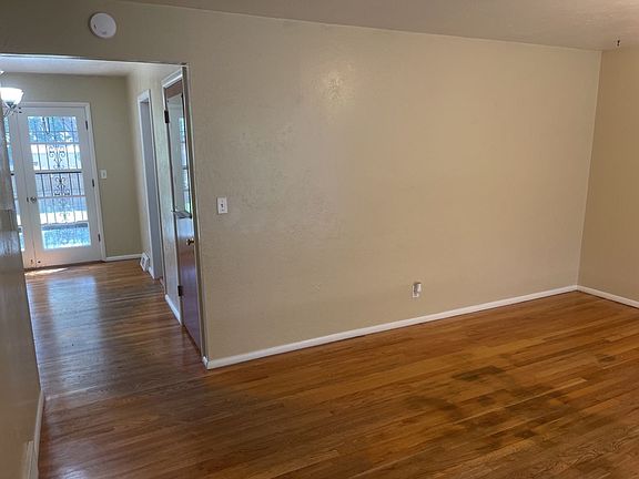 4th image of 2538 15th Ave
