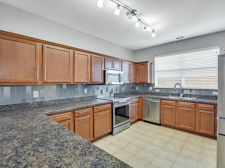 200 Shadybrook Dr — Photo 14