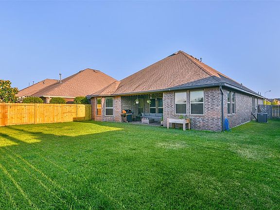 3rd image of 2006 Nogalas Ln