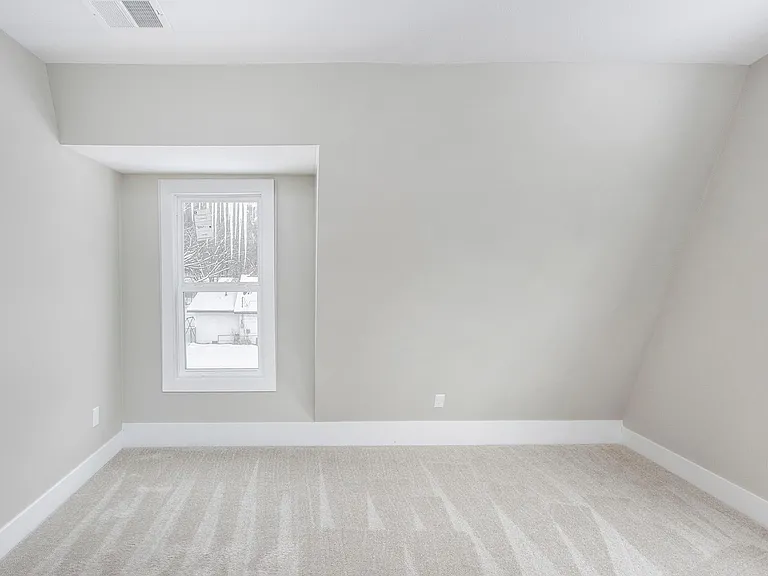 241 Sherman St — Photo 14