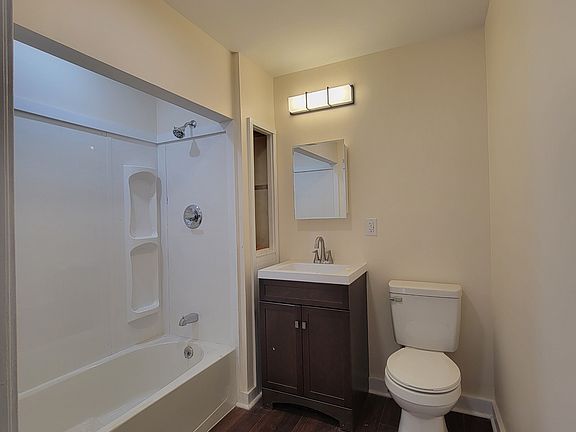 4th image of 233 N Front St #11495264