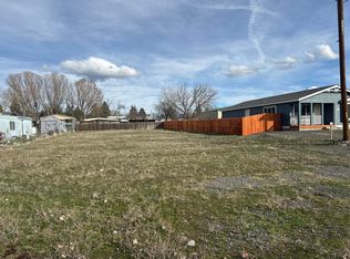 S Hall St, Prairie City, OR 97869