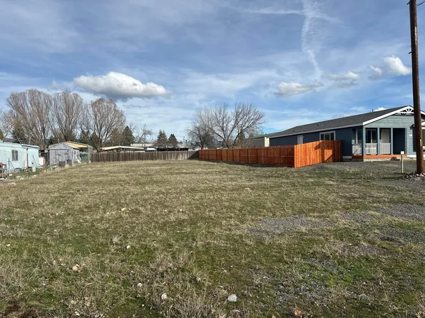 S Hall St, Prairie City, OR 97869