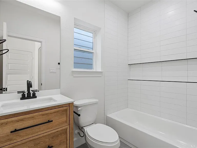 6321 Foster St — Photo 16