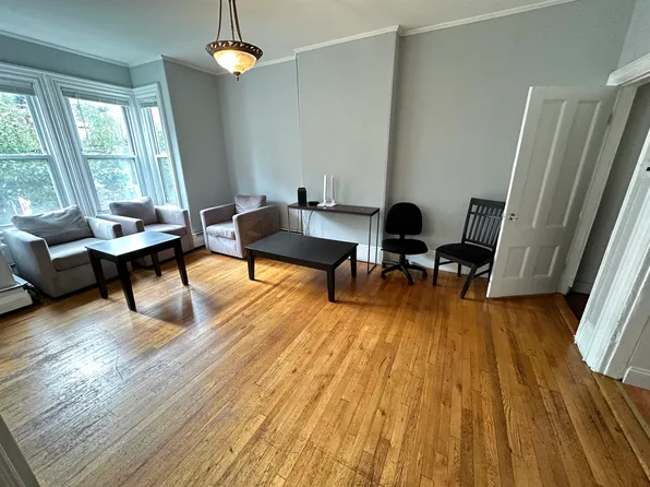 64 London St #2, Boston, MA 02128