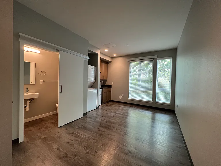 4029 Rainier Ave — Photo 59