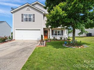 708 Overlook Rd, Lowell, NC 28098