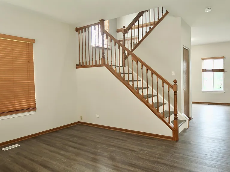 2840 Cedar Glade Dr — Photo 3