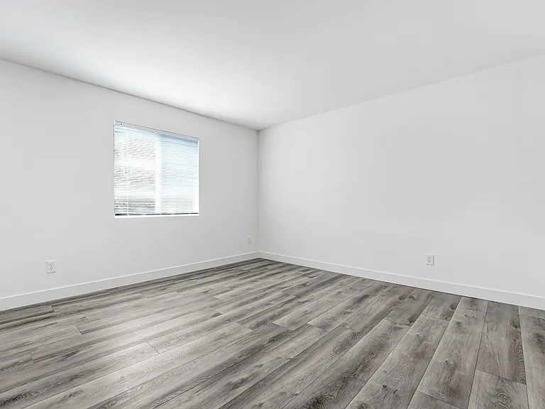 10908 Blix St #4 — Photo 10