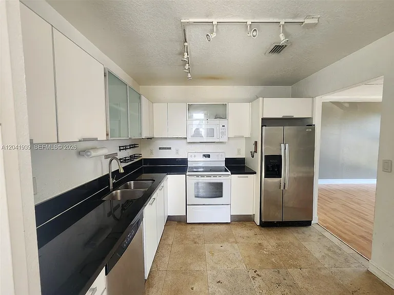 1080 99th St #221 — Photo 23
