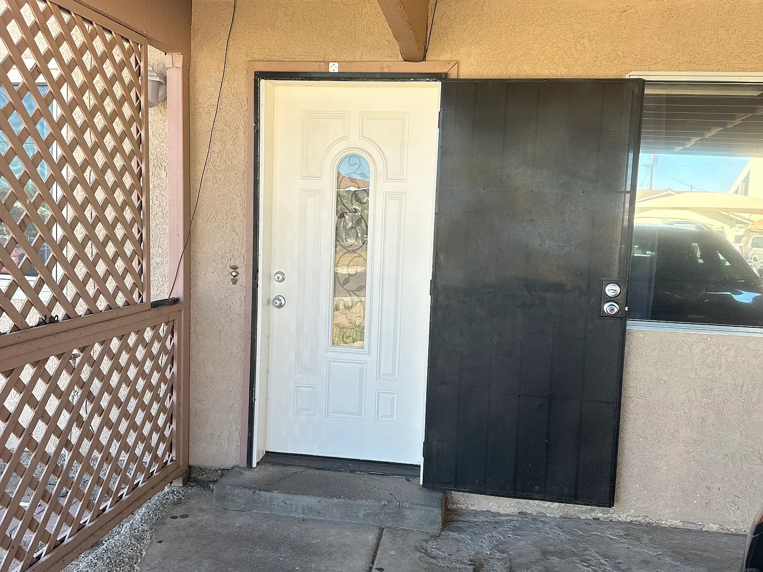 3 bed, 1170 sqft, $1,650 — Photo 2