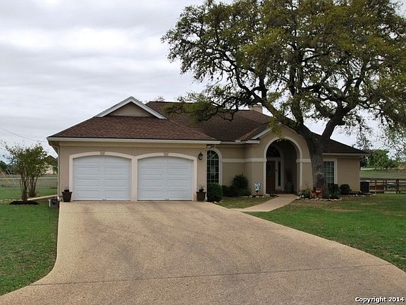 2nd image of 464 Knollwood Cir